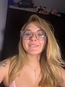 Lilaa2305's cam snapshot