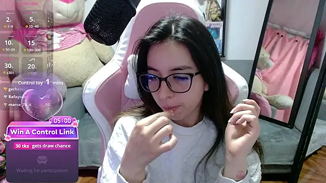 Maggie_Fox3's cam snapshot