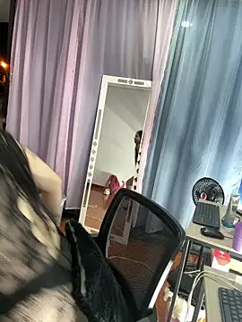 Roxy_rousse01's cam snapshot