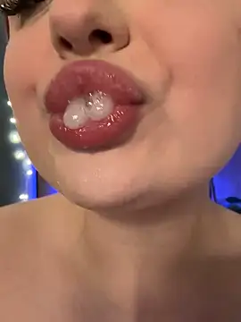 KellyMoors's cam snapshot