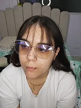 its_lauu_'s cam snapshot