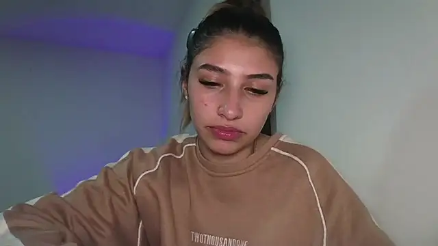 AliceTeenager___'s cam snapshot