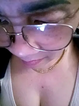 small-house123's cam snapshot