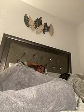 QUEENCALIMOD live sex cam