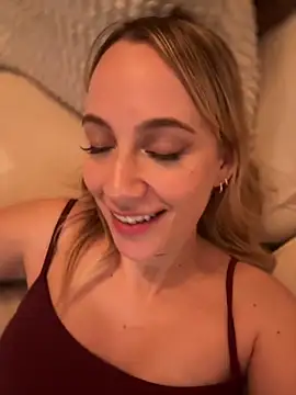rileylovesyou live sex cam