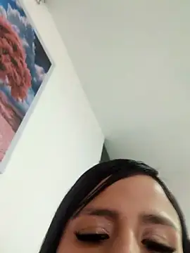 Lauraaa_pink18's cam snapshot