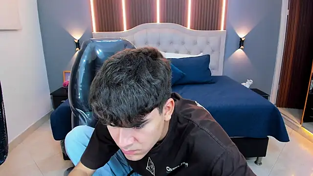 Tommy18__ live sex cam