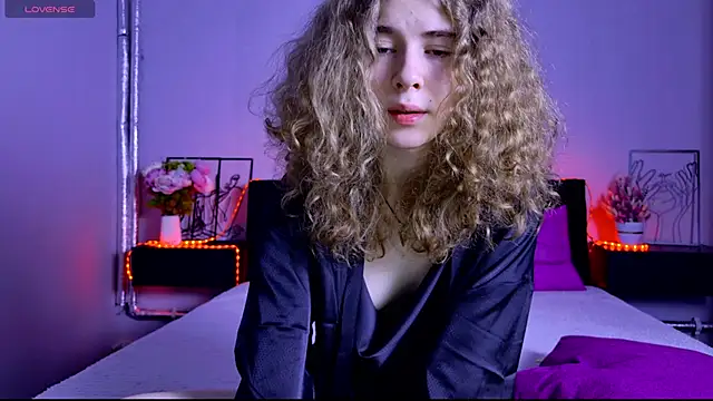 Curly_Girl_Anna's cam snapshot