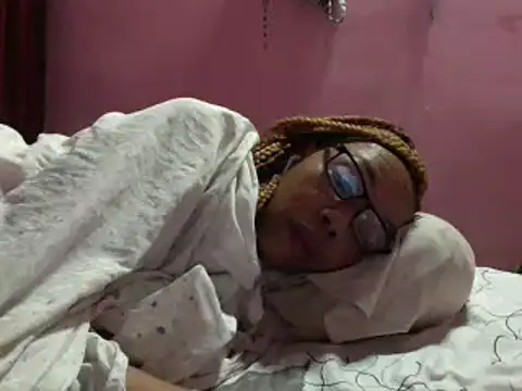 Ladyzee25's cam snapshot