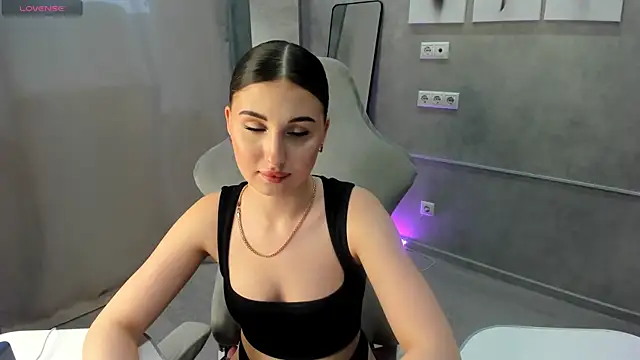 Emily_Lews's cam snapshot