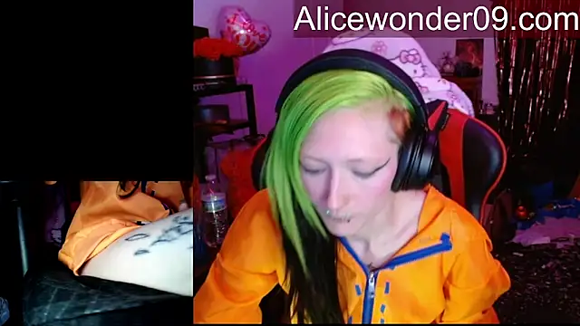 alicewonder09's cam snapshot