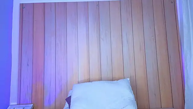 alysha_xia_'s cam snapshot