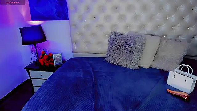 Daniiela_Ember live sex cam