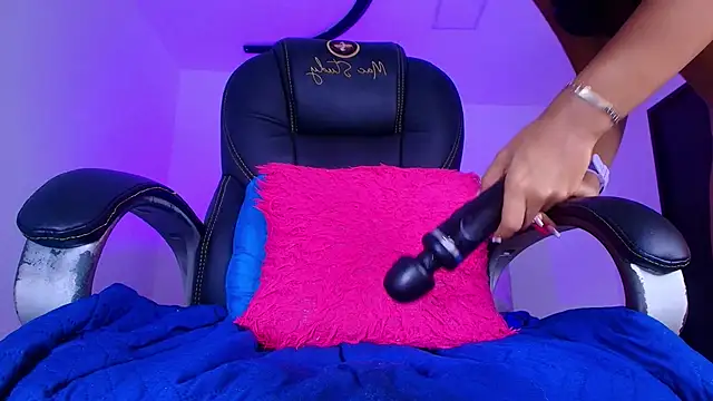 naomi_kyse live sex cam