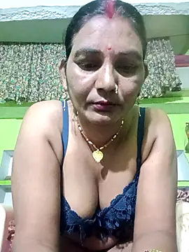 YOURFIVAA live sex cam