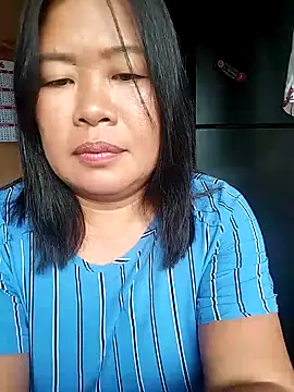 Lovelywoman43's cam snapshot