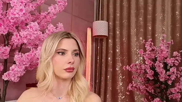 Elliblue's cam snapshot