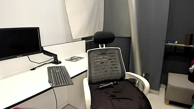 Scarlett_14_'s cam snapshot