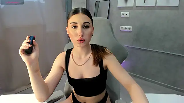 Emily_Lews's cam snapshot