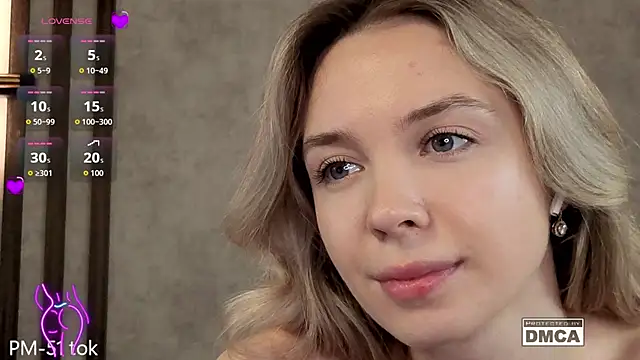 Holl1Would's cam snapshot