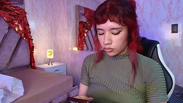 redd_pandaa's cam snapshot