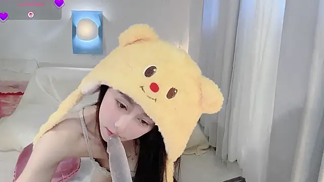 Fayebae_11's cam snapshot