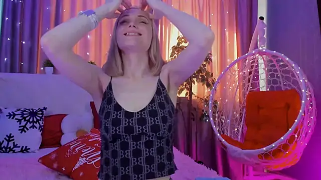 Gina_Gina_love's cam snapshot