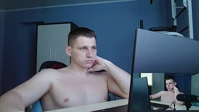 Poliglotjoe1's cam snapshot