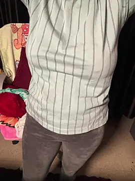 Lucky_Flora live sex cam