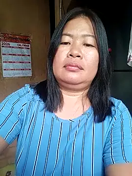 Lovelywoman43 live sex cam