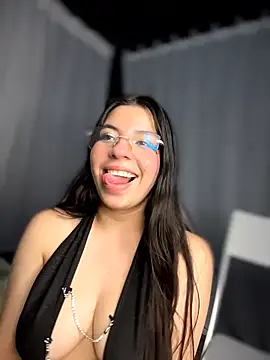 ShyDesireXXX live sex cam
