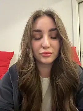 KiraBarlows live sex cam