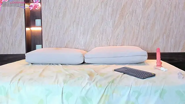 alina_hart's cam snapshot