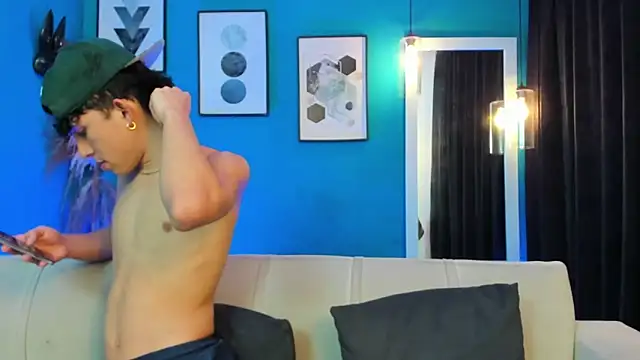 Marcus_and_Tony's cam snapshot