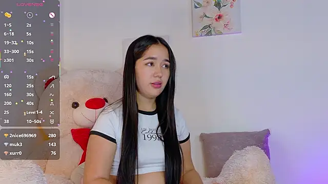 emmy_candy_18's cam snapshot