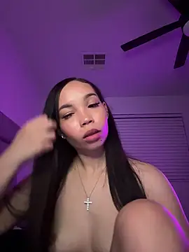 nikkiloveee's cam snapshot