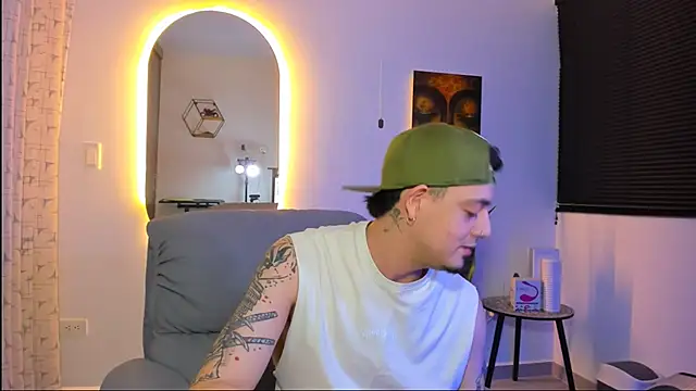 alejandro_calderon1's cam snapshot