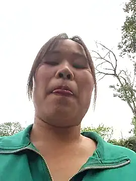 ALIENHR38 live sex cam