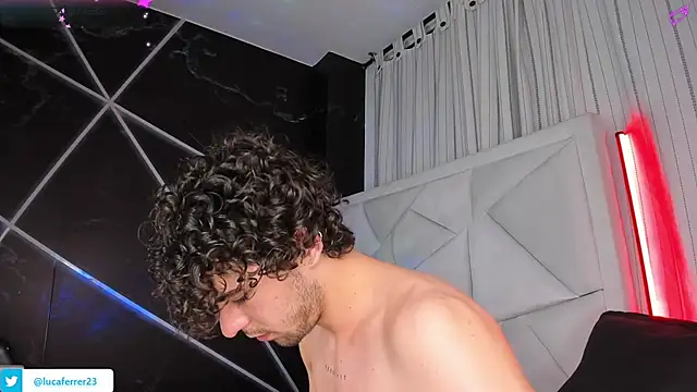 Luca_ferrer_ live sex cam