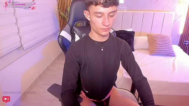 Patrick_Howland_'s cam snapshot