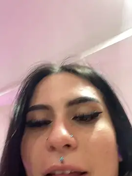 Veronicaa_lodge1's cam snapshot