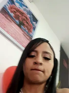 Lauraaa_pink18's cam snapshot