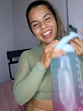 pamela_Tiny's cam snapshot