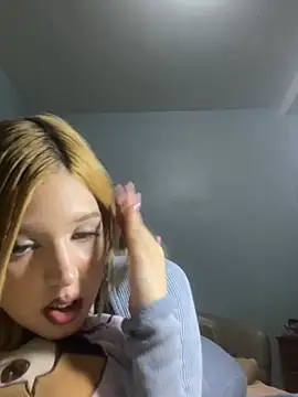 avrillayan's cam snapshot