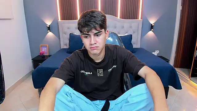 Tommy18__ live sex cam