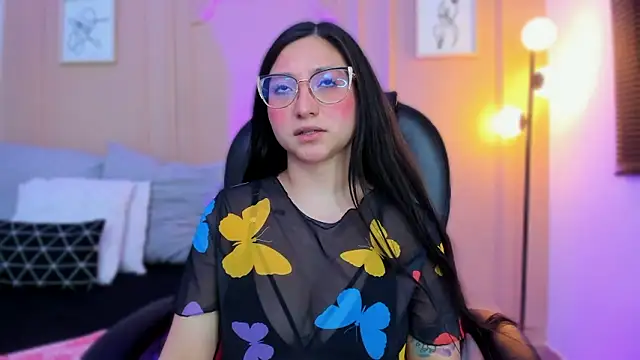 lucy_neil's cam snapshot