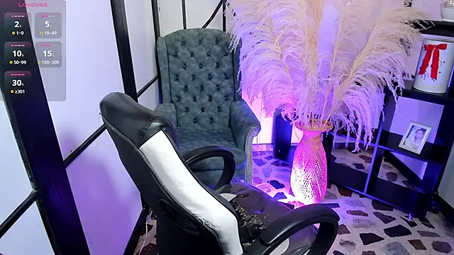 NahomiRichards_'s cam snapshot