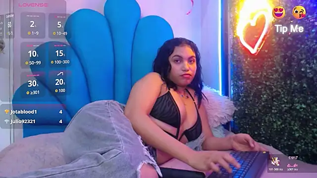 valeria_martinez19's cam snapshot