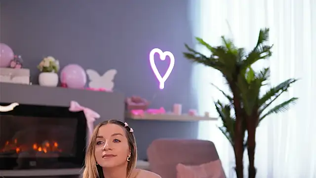 SkyEyesLuna's cam snapshot