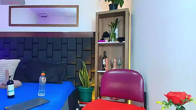 EllenaBoobs_'s cam snapshot